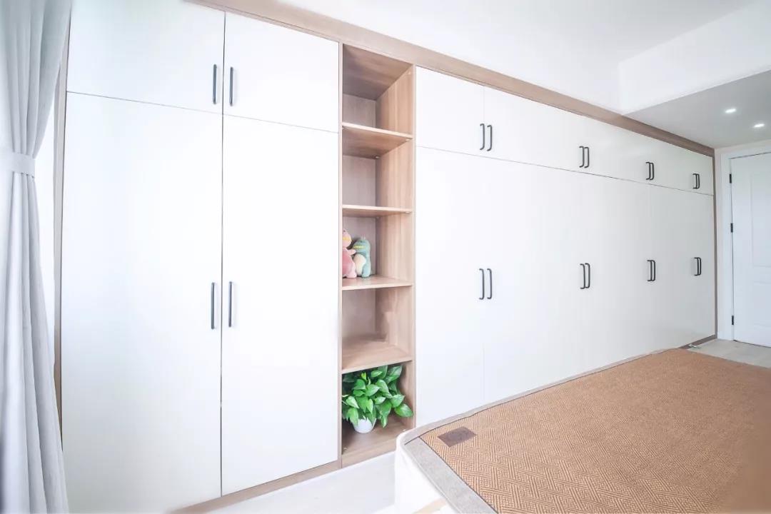 衣柜贪大都out了，留空一格才大气！