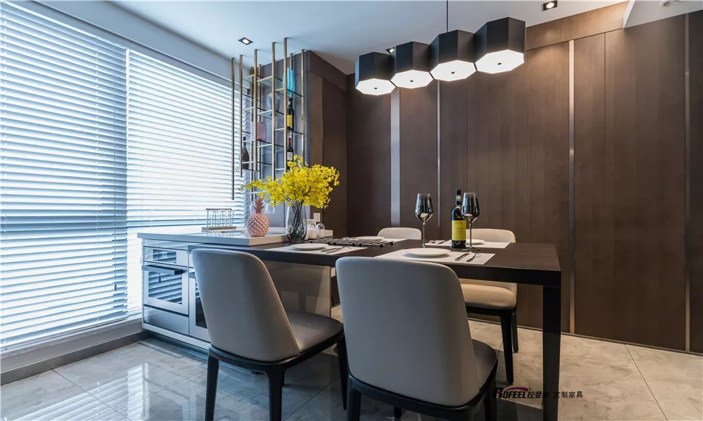 125平米现代简约风三居室，干净利落还显大气