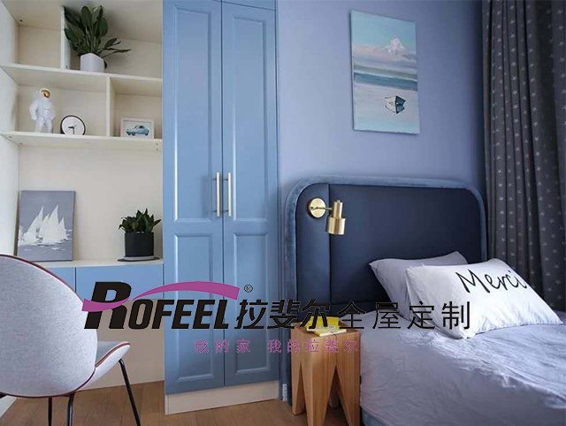 拉斐尔家具 | 定制衣柜与成品衣柜的差别