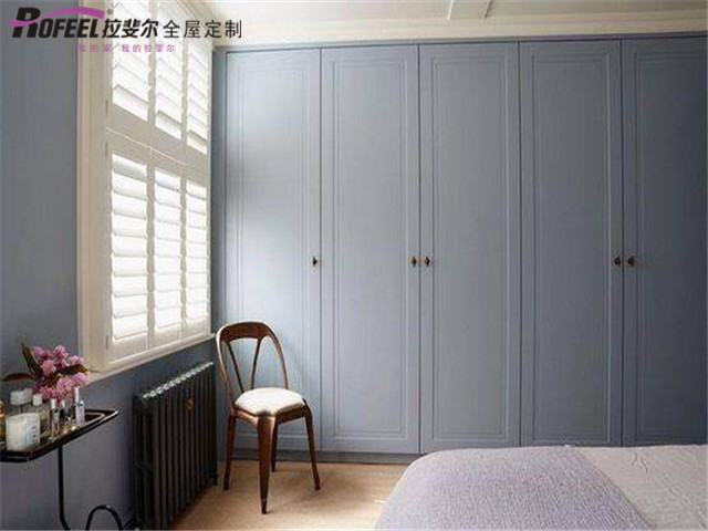 拉斐尔全屋定制|嵌入式衣柜，节省空间还好看，不装后悔！