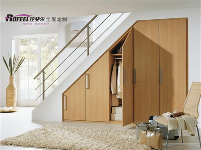 拉斐尔全屋定制|楼梯下方居然可以这样设计，一点都不浪费空间！