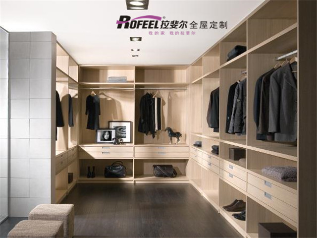 拉斐尔全屋定制|开放式衣帽间防尘的正确打开方式，建议收藏！