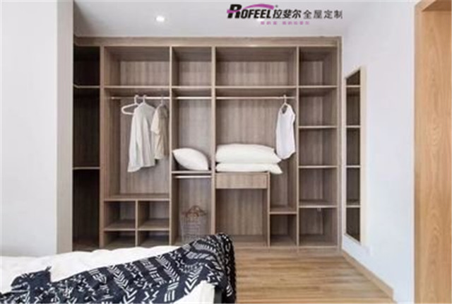 拉斐尔全屋定制|衣柜做到顶遇到石膏线怎么处理？